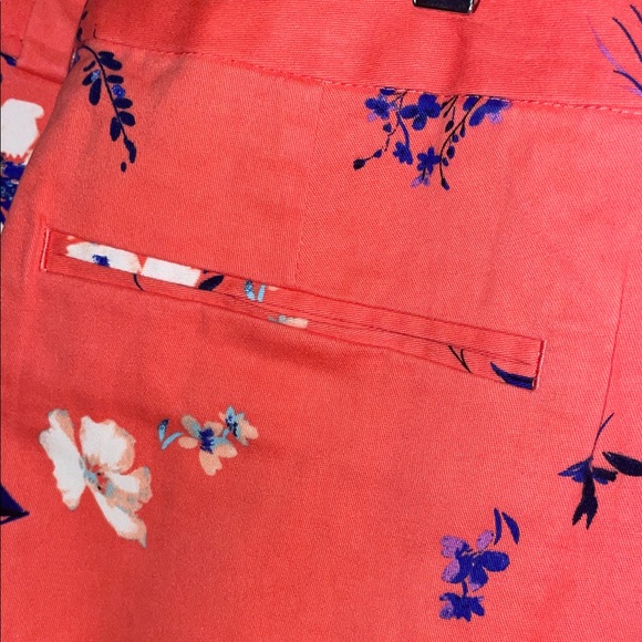 Boutique 9 Coral Floral Pull-On Bermuda Shorts - Picture 4 of 6